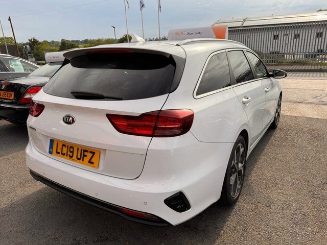 Kia Ceed Crdi 3 Sportswagon LC19UFZ White #4