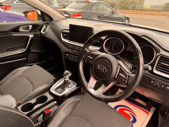 Kia Ceed Crdi 3 Sportswagon LC19UFZ White #3