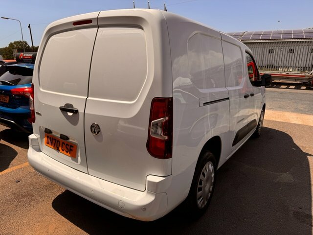 Vauxhall Combo Turbo D 2300 Sportive DN70CSF White #4