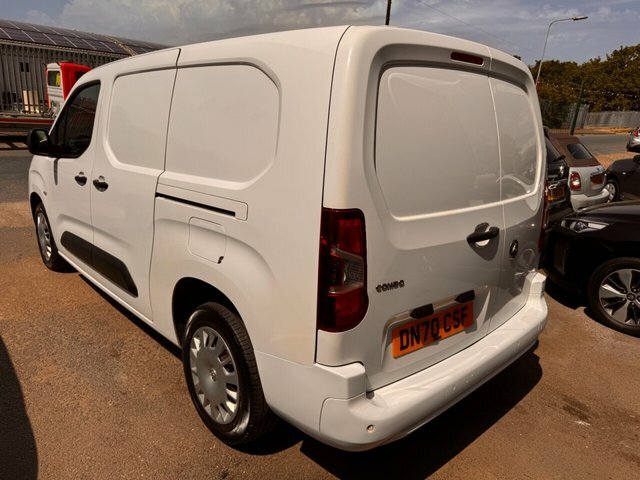 Vauxhall Combo Turbo D 2300 Sportive DN70CSF White #6