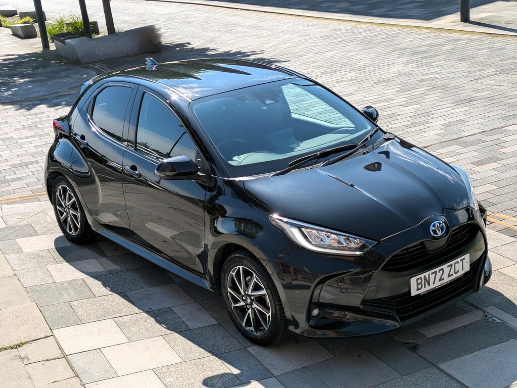 Toyota Yaris Hatchback 1.5 Vvt-h Design 202272 BN72ZCT Black #2