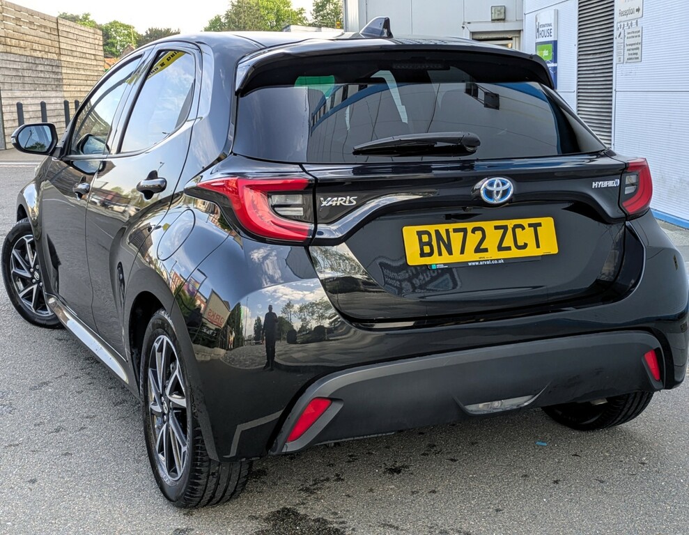 Toyota Yaris Hatchback 1.5 Vvt-h Design 202272 BN72ZCT Black #3