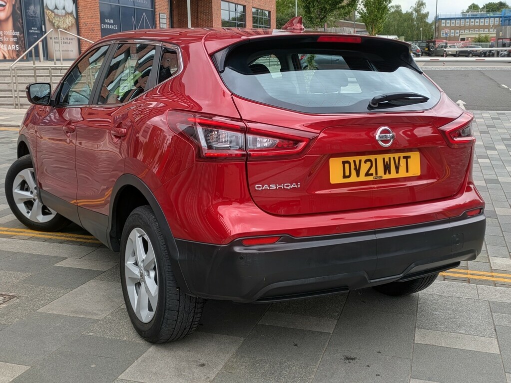 Nissan Qashqai Suv 1.3 Dig-t Acenta Premium 202121 DV21WVT Red #3