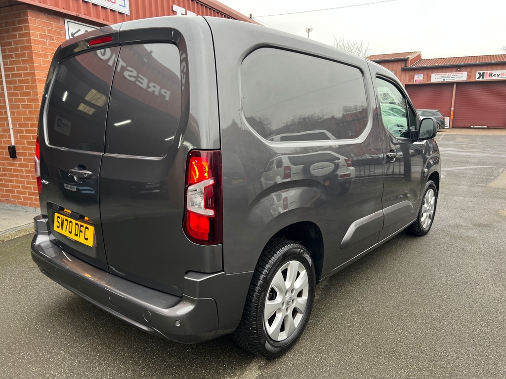 Vauxhall Combo 2000 1.5 Turbo D 100Ps H1 Le Nav Van SW70DFC Grey #4