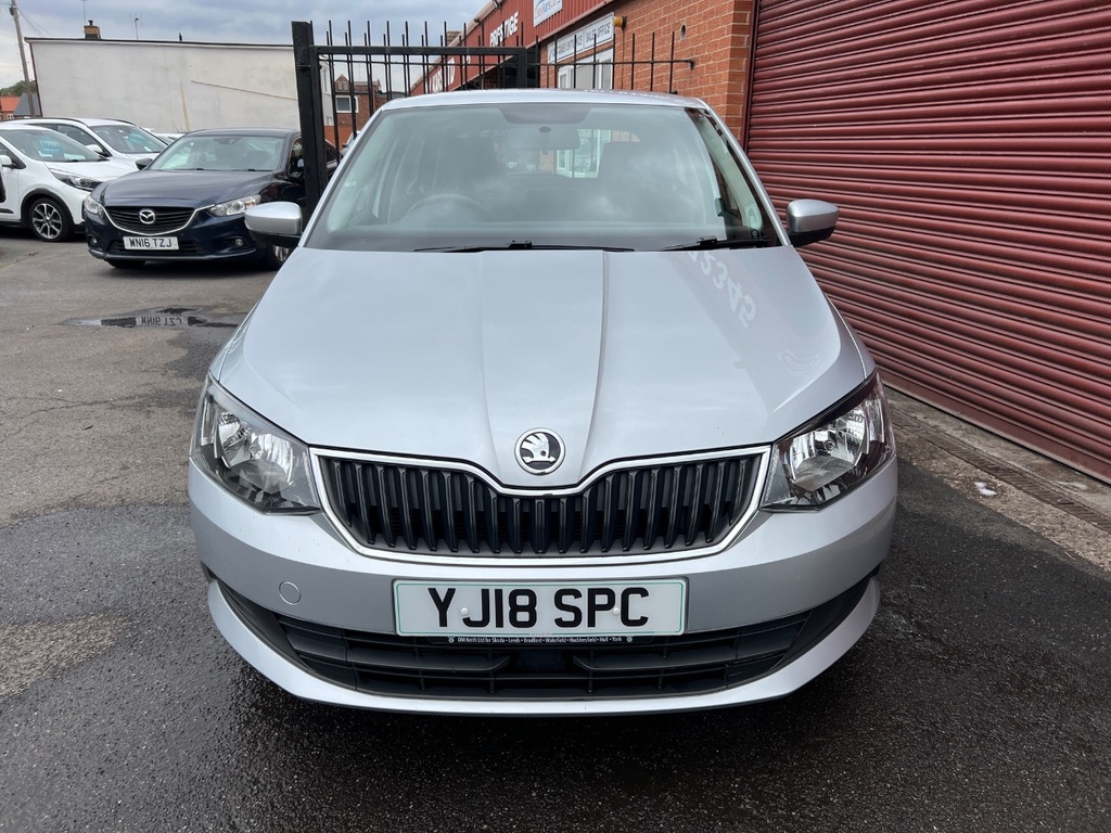 Skoda Fabia 1.0 Tsi Se YJ18SPC Silver #2
