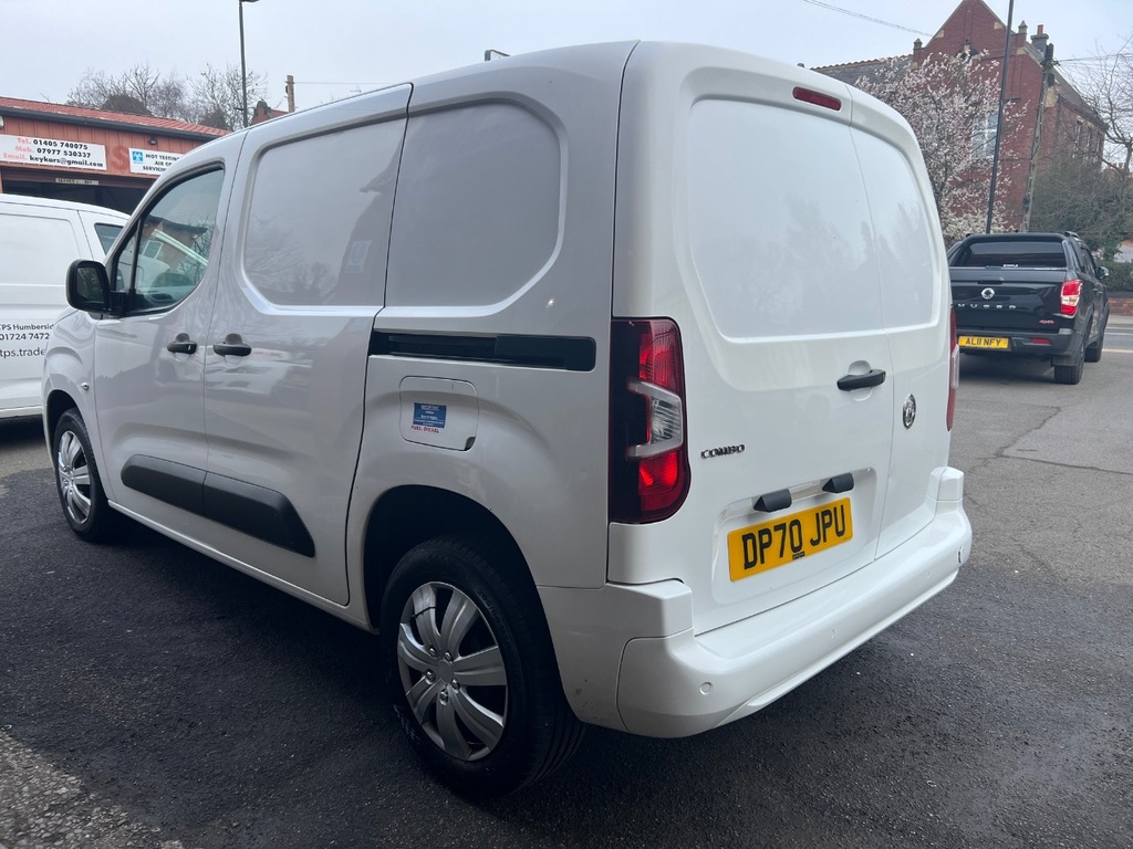 Vauxhall Combo 2300 1.5 Turbo D 100Ps H1 Sportive Van DP70JPU White #3