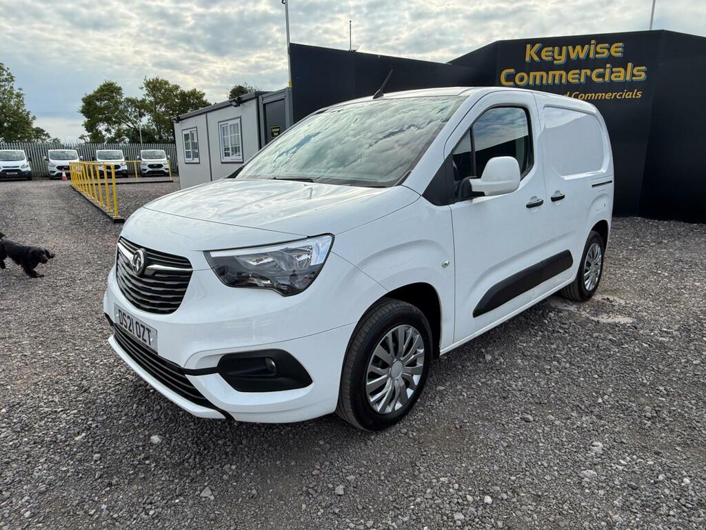 Vauxhall Combo 1.5 Turbo D 2000 Sportive L1 H1 Euro 6 DS21OZT White #5