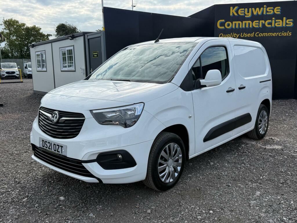 Vauxhall Combo 1.5 Turbo D 2000 Sportive L1 H1 Euro 6 DS21OZT White #3