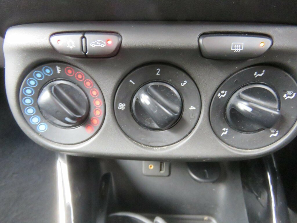 Vauxhall Corsa 1.4I Ecotec Limited Edition Euro 6 White #69