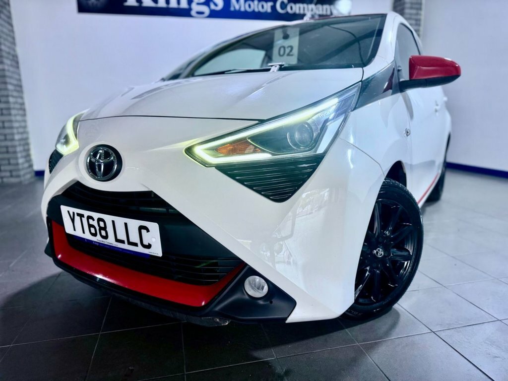 Toyota Aygo Hatchback YT68LLC White #2