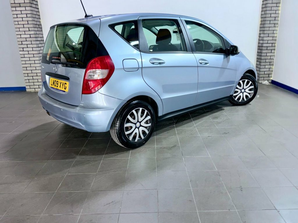 Mercedes-Benz A Class 1.5L Classic Se Blue #5