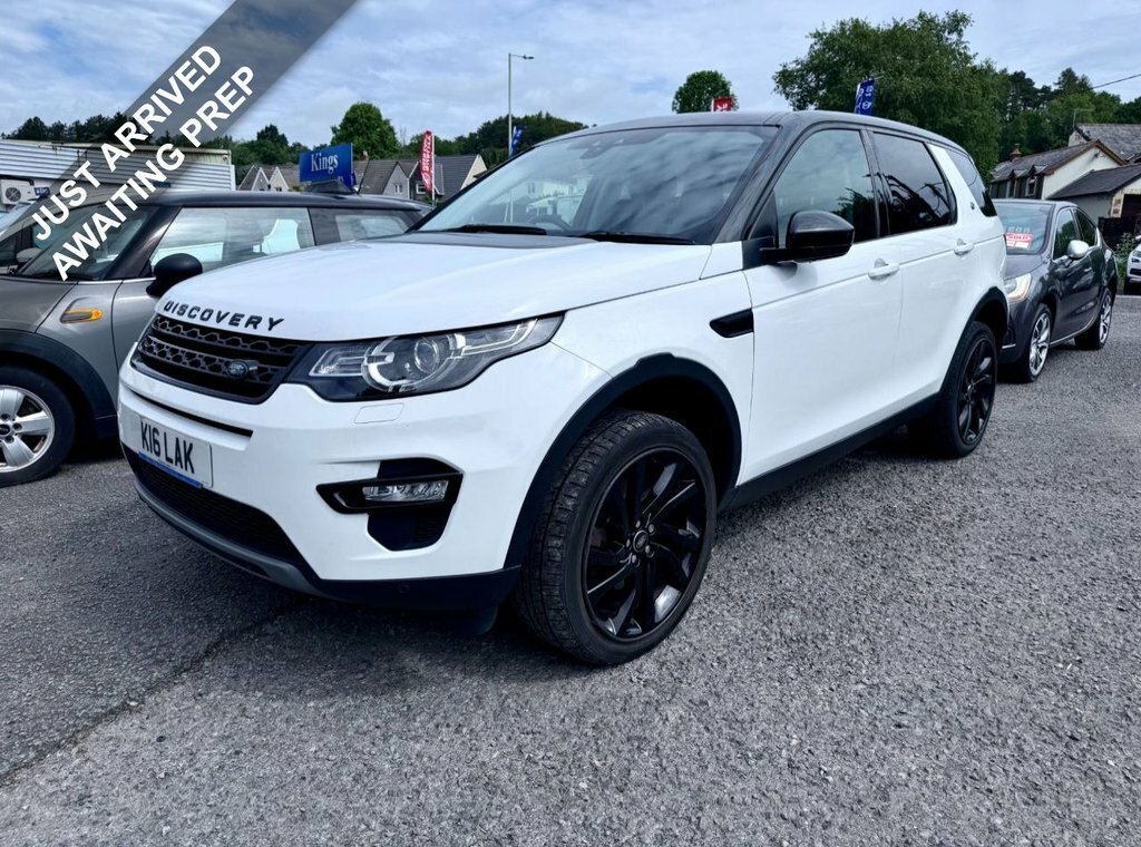 Land Rover Discovery Sport 2L Hse Black White