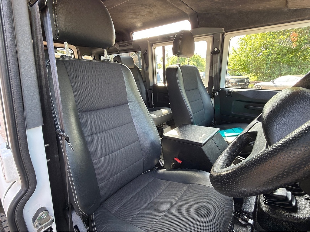 Land Rover Defender 110 Diesel  #24
