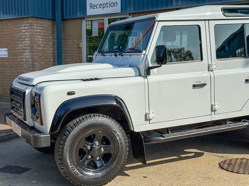 Land Rover Defender 110 Tdci Xs U5383 OE65KZC White #3