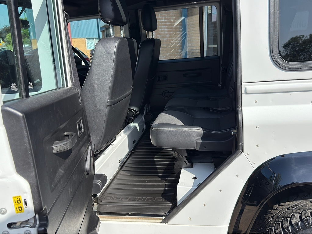 Land Rover Defender 110 Diesel  #42