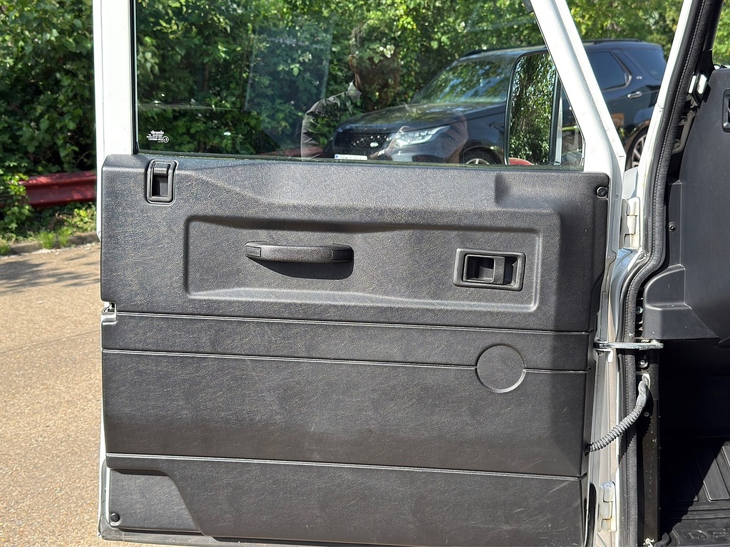 Land Rover Defender 110 Diesel  #37