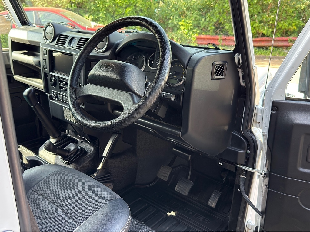 Land Rover Defender 110 Diesel  #23