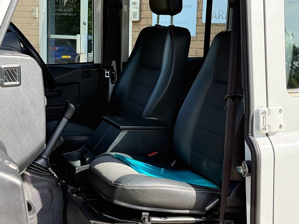 Land Rover Defender 110 Diesel  #35