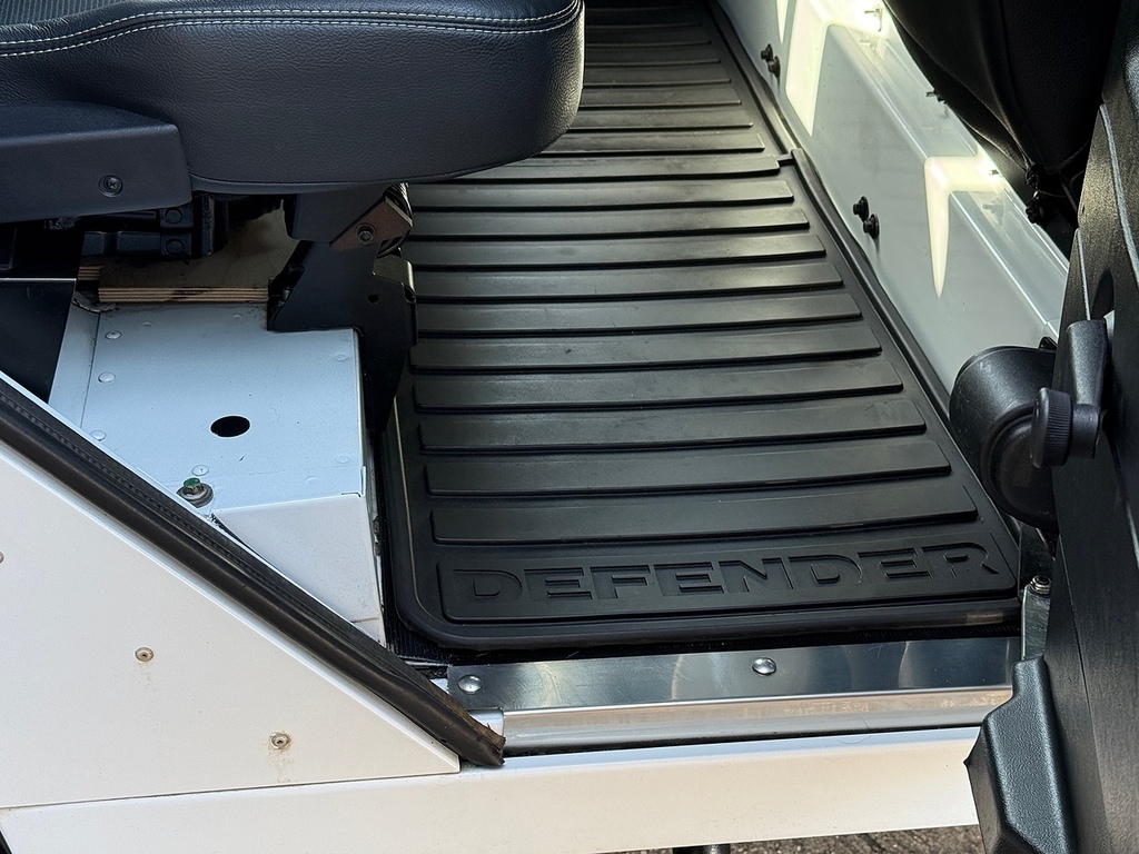 Land Rover Defender 110 Diesel  #38