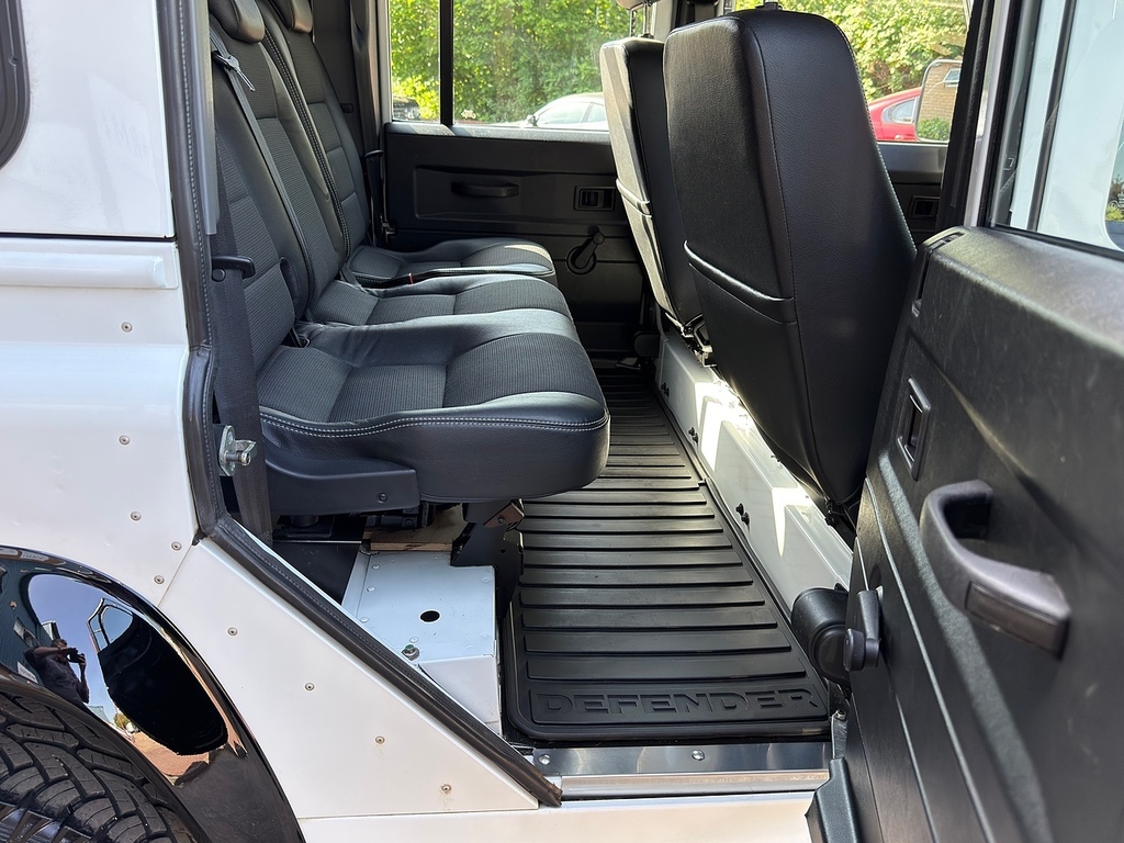 Land Rover Defender 110 Diesel  #41