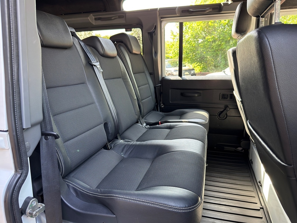 Land Rover Defender 110 Diesel  #40
