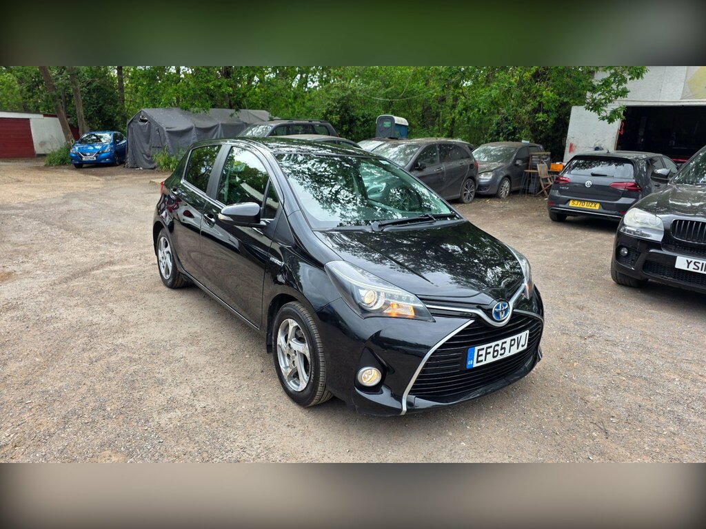Toyota Yaris 1.5 Vvt-h Excel E-cvt Euro 6 15In Alloy Black
