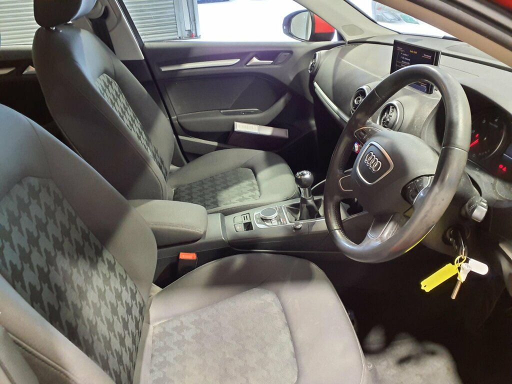 Audi A3 1.6 Tdi Se Sportback Euro 5 Ss GJ14WZY Red #5