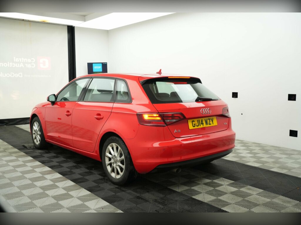 Audi A3 1.6 Tdi Se Sportback Euro 5 Ss GJ14WZY Red #3