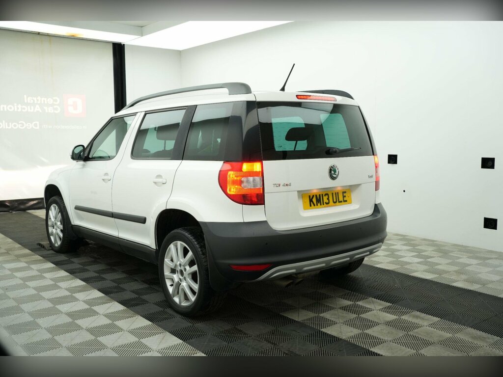 Skoda Yeti 2.0 Tdi Elegance Dsg 4Wd Euro 5 White #3