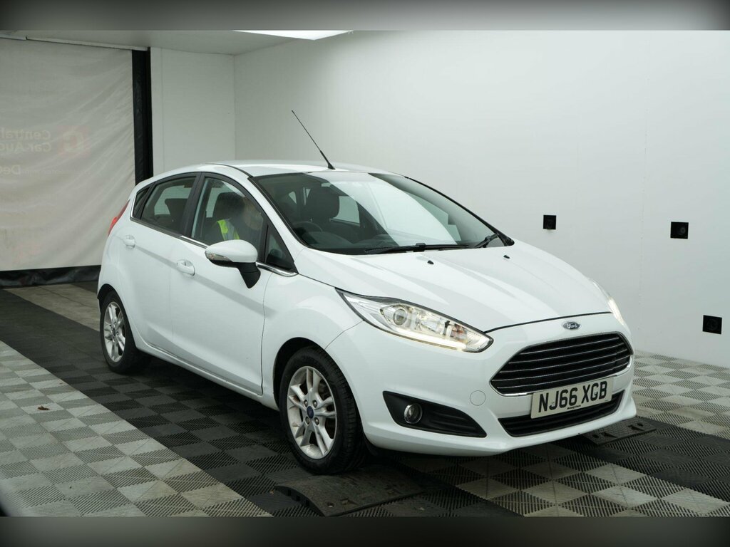 Ford Fiesta 1.25 Zetec Euro 6 White