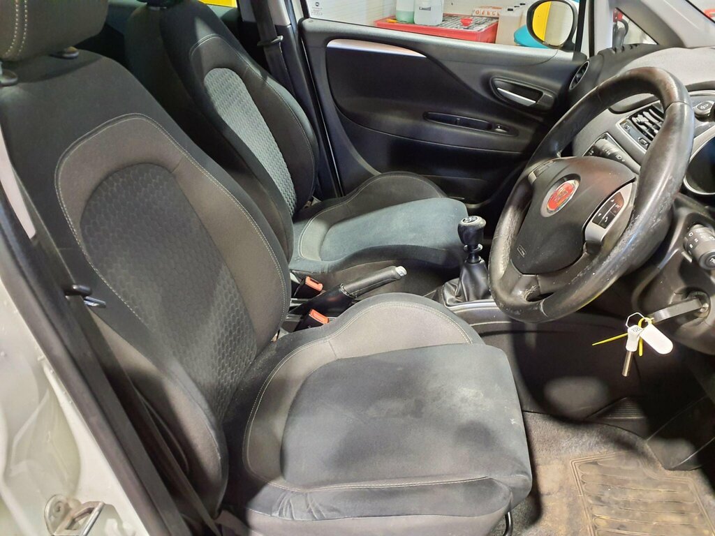 Fiat Punto 1.2 Easy Euro 6 White #3