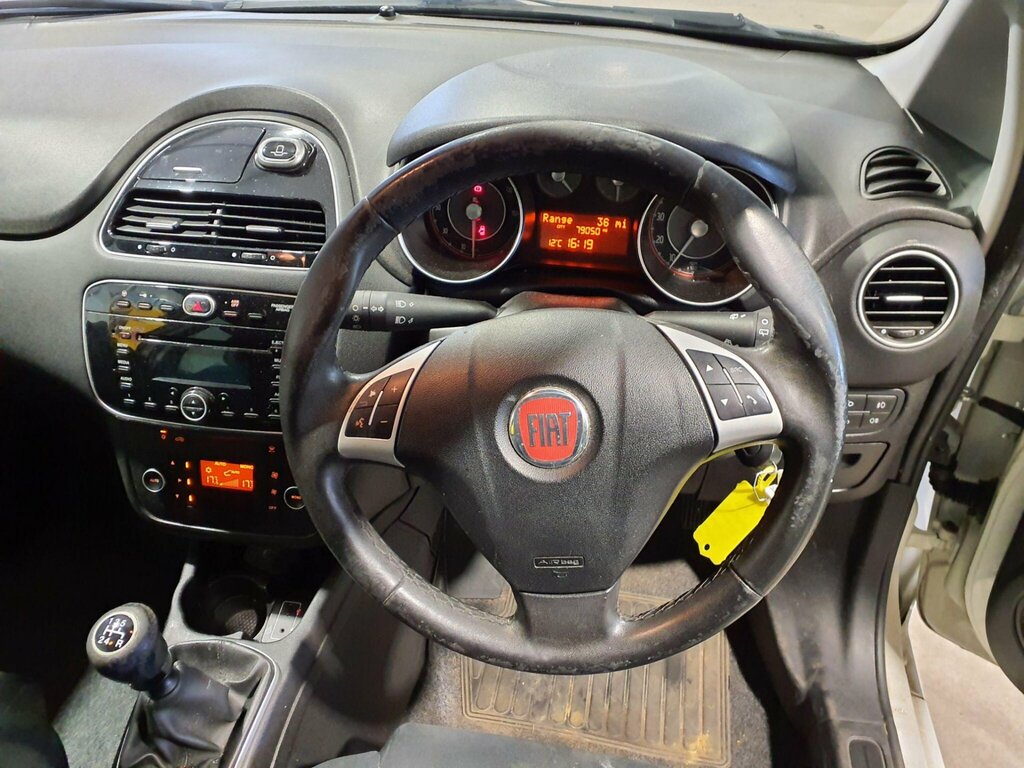 Fiat Punto 1.2 Easy Euro 6 White #4