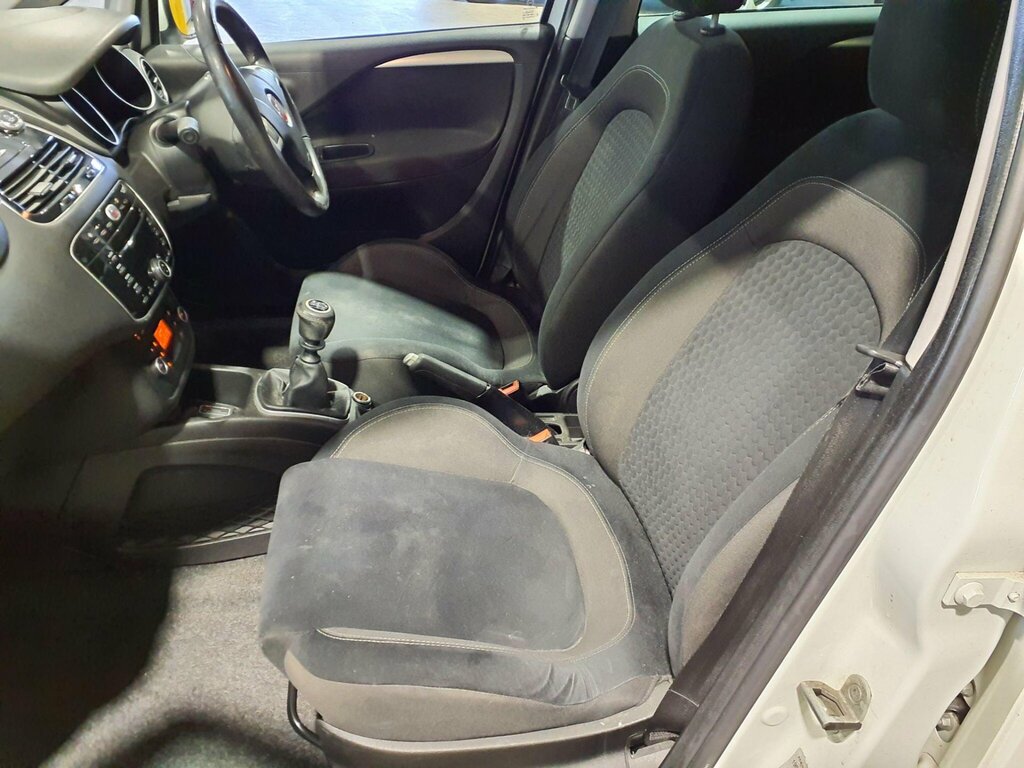 Fiat Punto 1.2 Easy Euro 6 White #6