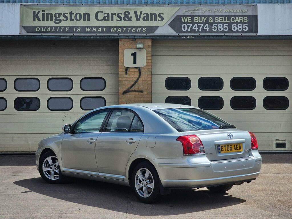 Toyota Avensis Hatchback Silver #8