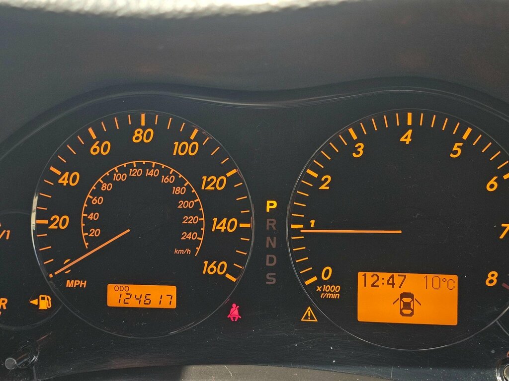 Toyota Avensis Hatchback Silver #18