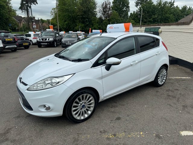 Ford Fiesta 2011 1.6 Titanium Hatchback 134 White #3