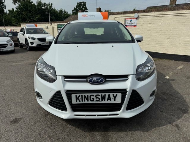 Ford Focus 2012 1.6 Zetec Hatchback Euro 5 SD62TWY White #2