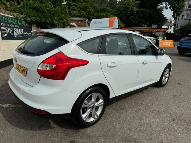 Ford Focus 2012 1.6 Zetec Hatchback Euro 5 SD62TWY White #6