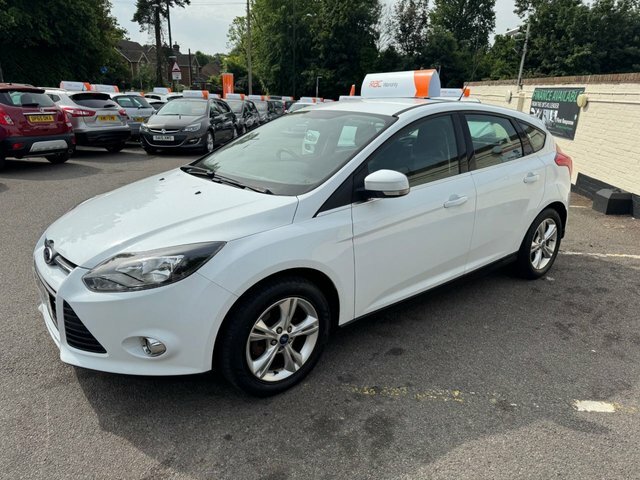 Ford Focus 2012 1.6 Zetec Hatchback Euro 5 SD62TWY White #3