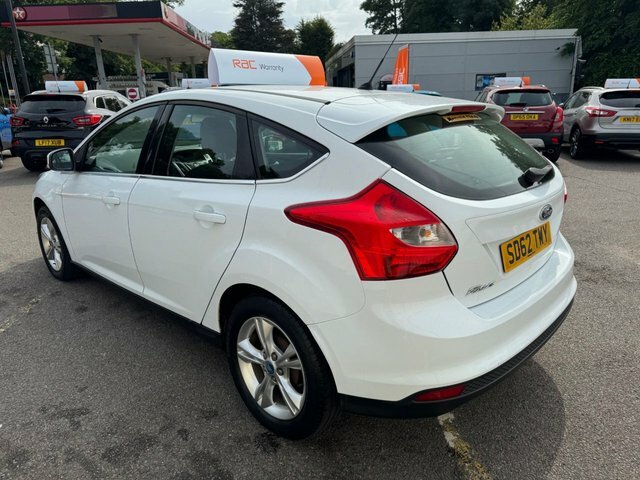 Ford Focus 2012 1.6 Zetec Hatchback Euro 5 SD62TWY White #4