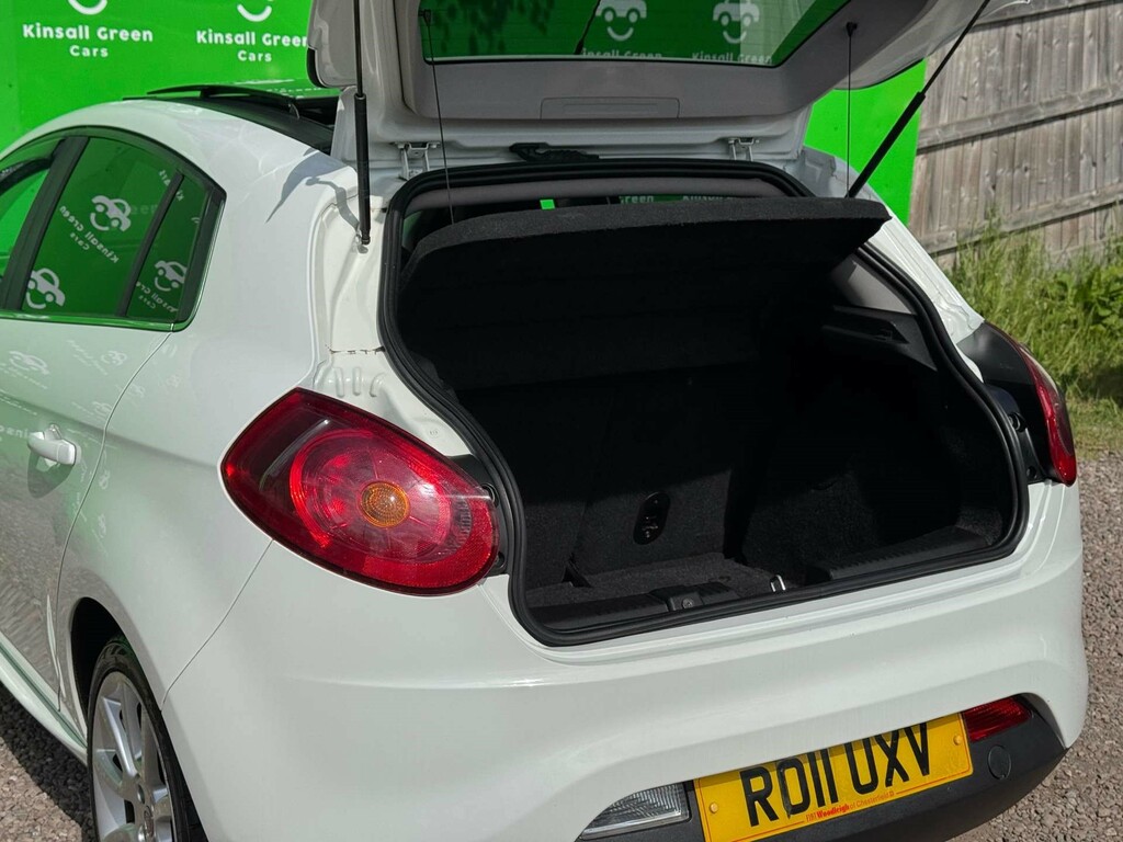 Fiat Bravo Hatchback White #17