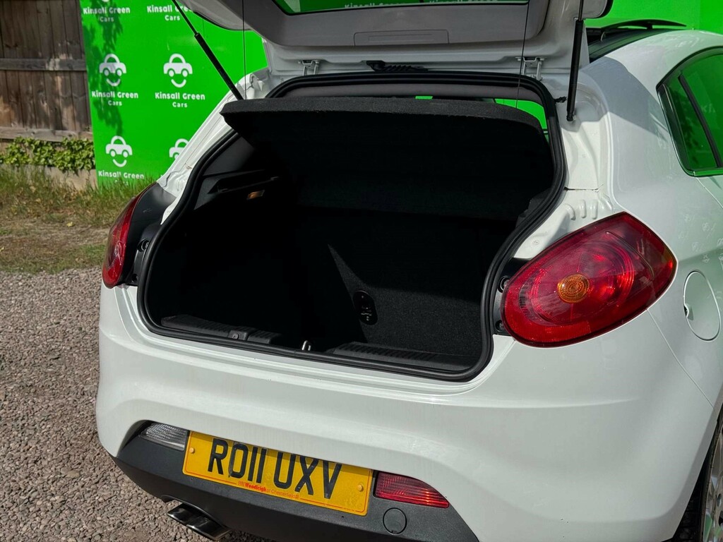 Fiat Bravo Hatchback White #18