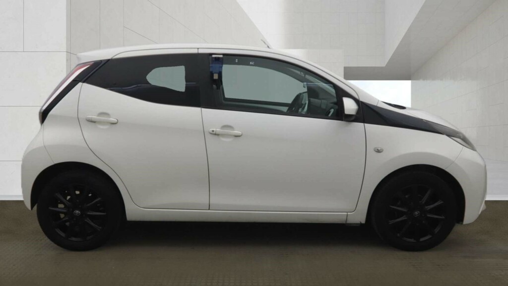 Toyota Aygo X X-style Vvt-i PF17REU White #5