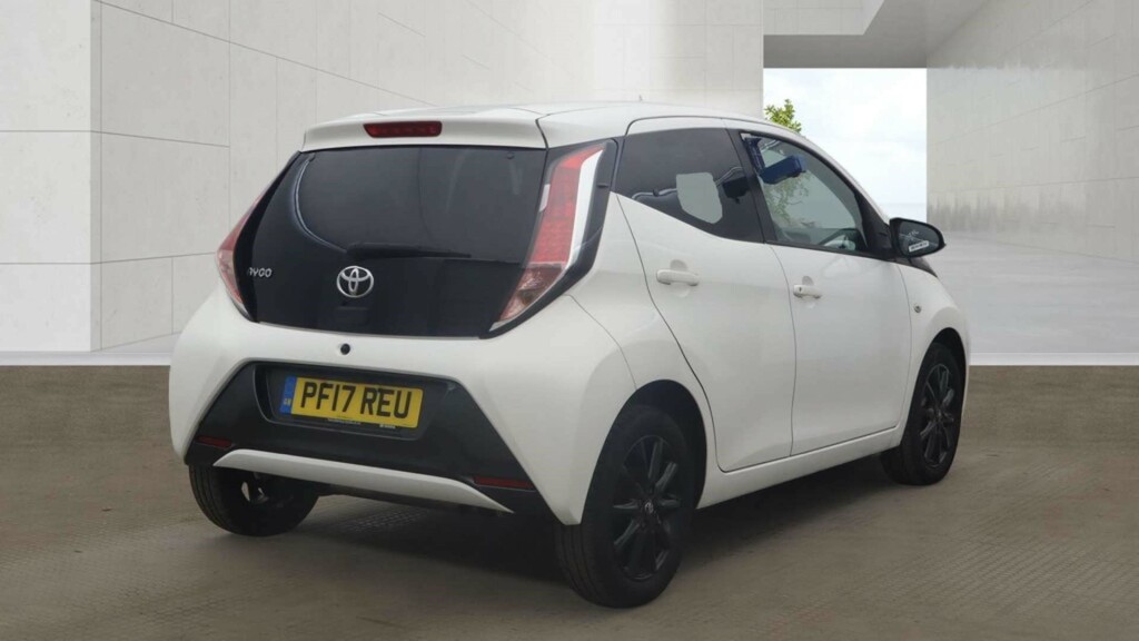 Toyota Aygo X X-style Vvt-i PF17REU White #4