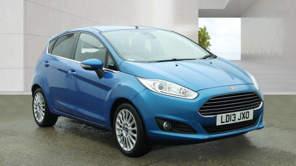 Ford Fiesta Titanium Blue