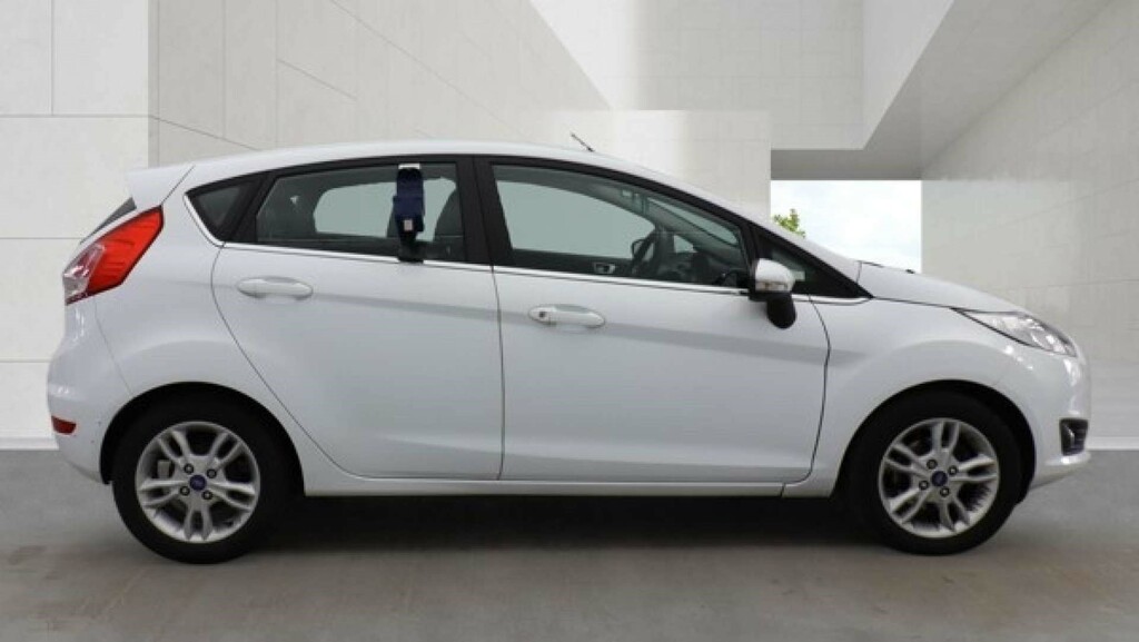 Ford Fiesta Zetec White #5