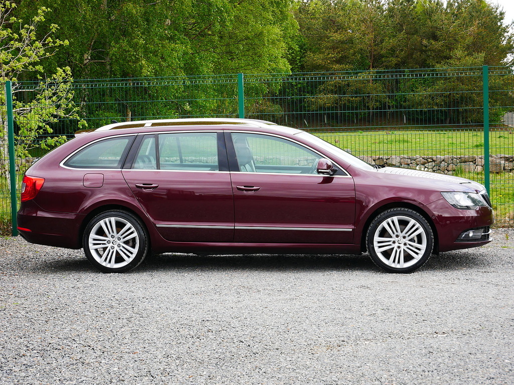 Skoda Superb 2.0 Tdi Elegance Estate Dsg U3181 SY64OLA Red #5