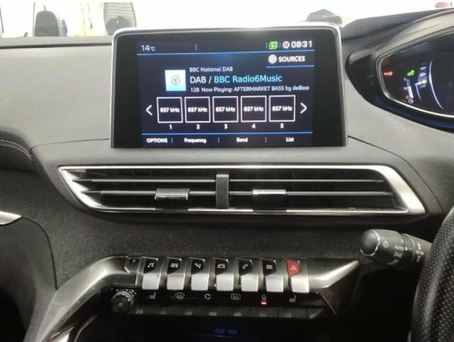 Peugeot 3008 1.5 Bluehdi Gt Line Premium Suv Eat Eur EO69CNC Grey #4