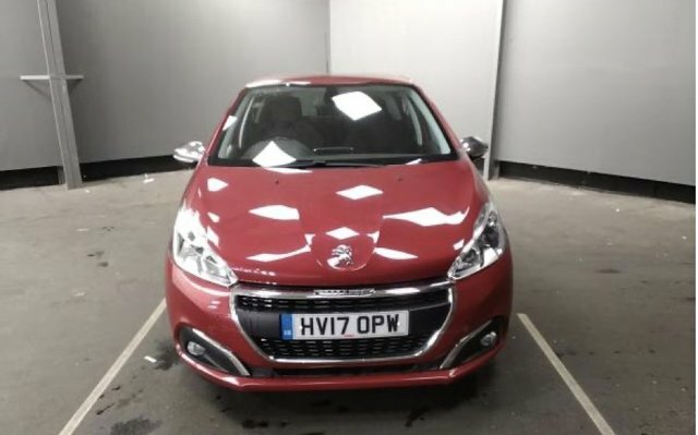 Peugeot 208 1.2 Puretech Allure Hatchback Eu HV17OPW Red #2