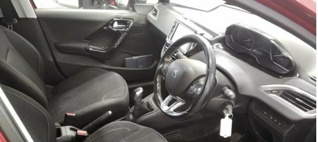 Peugeot 208 1.2 Puretech Allure Hatchback Eu HV17OPW Red #5